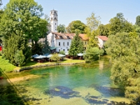 DSC 2537 ji : BIH, Bosnien und Herzegowina, Federation of Bosnia and Herzegovina, Bihac, Kirche St. Antonius von Padua, Gradska Pivnica, Stadt Cafe, Brücke Drveni most