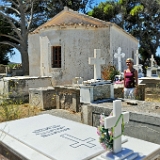 D3X 4539 ji : GRC, Griechenland, Kythira, Straße Karvounades-Mylopotamos, Friedhof von Mylopotamos