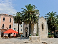 DSC 2090 ji : Bezirk Herceg Novi, Herceg Novi, Stari Grad, MNE, Montenegro, Trg Hercega Stjepana, Balavista-Brunnen, Erzengel Michael Kirche, Cafe Star Grad